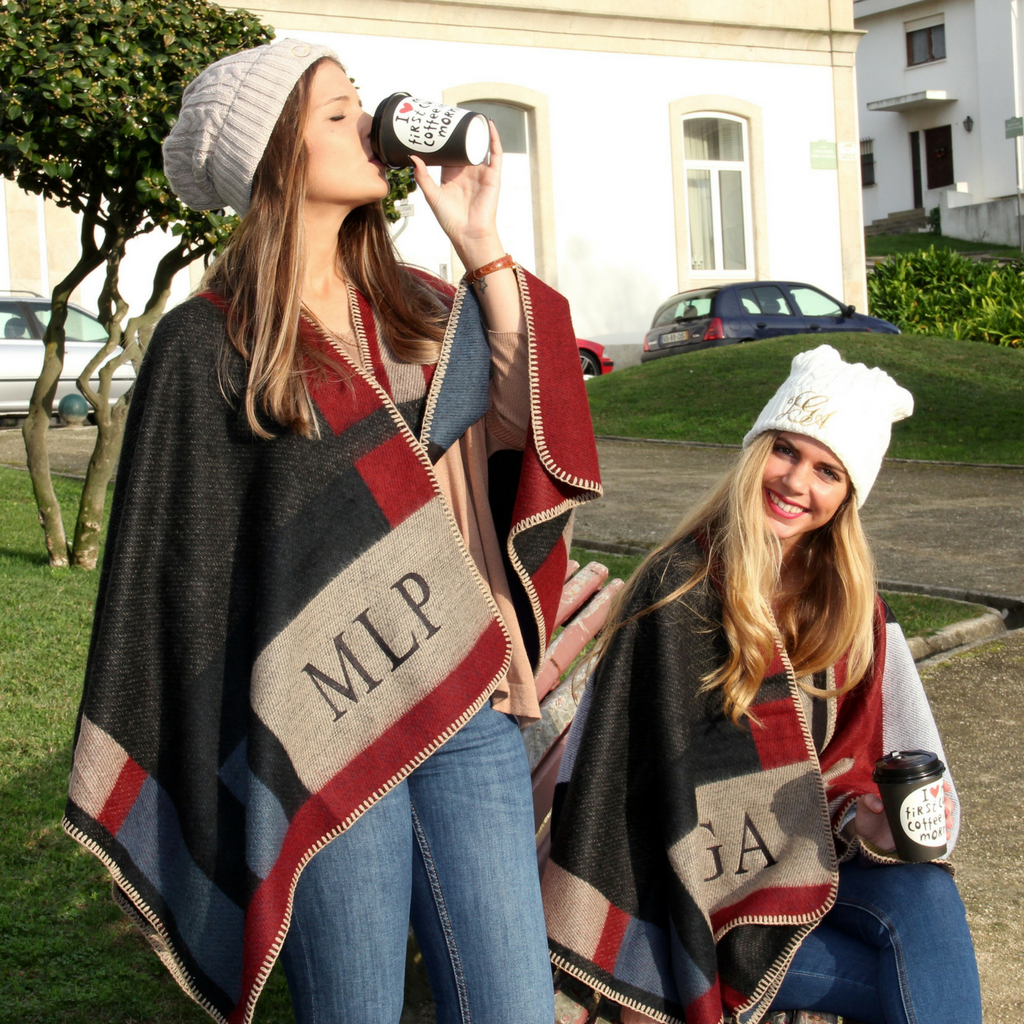 MONOGRAM CAPE | CAPA PERSONALIZADA