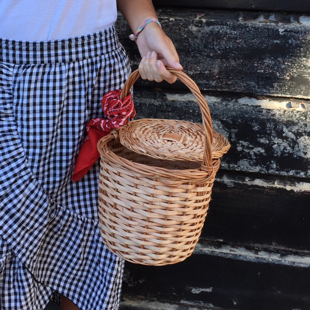 SUTTON PICNIC STYLE BASKET