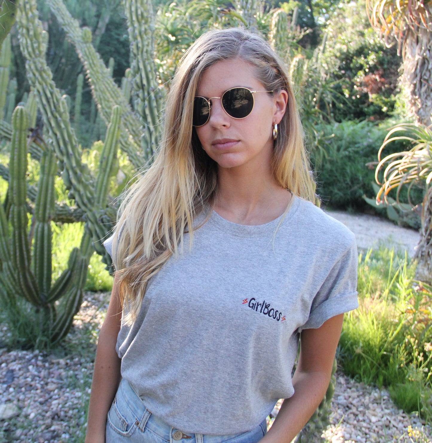 * GIRLBOSS * EMBROIDERED TEE L&G | T-shirt bordada "GIRLBOSS"
