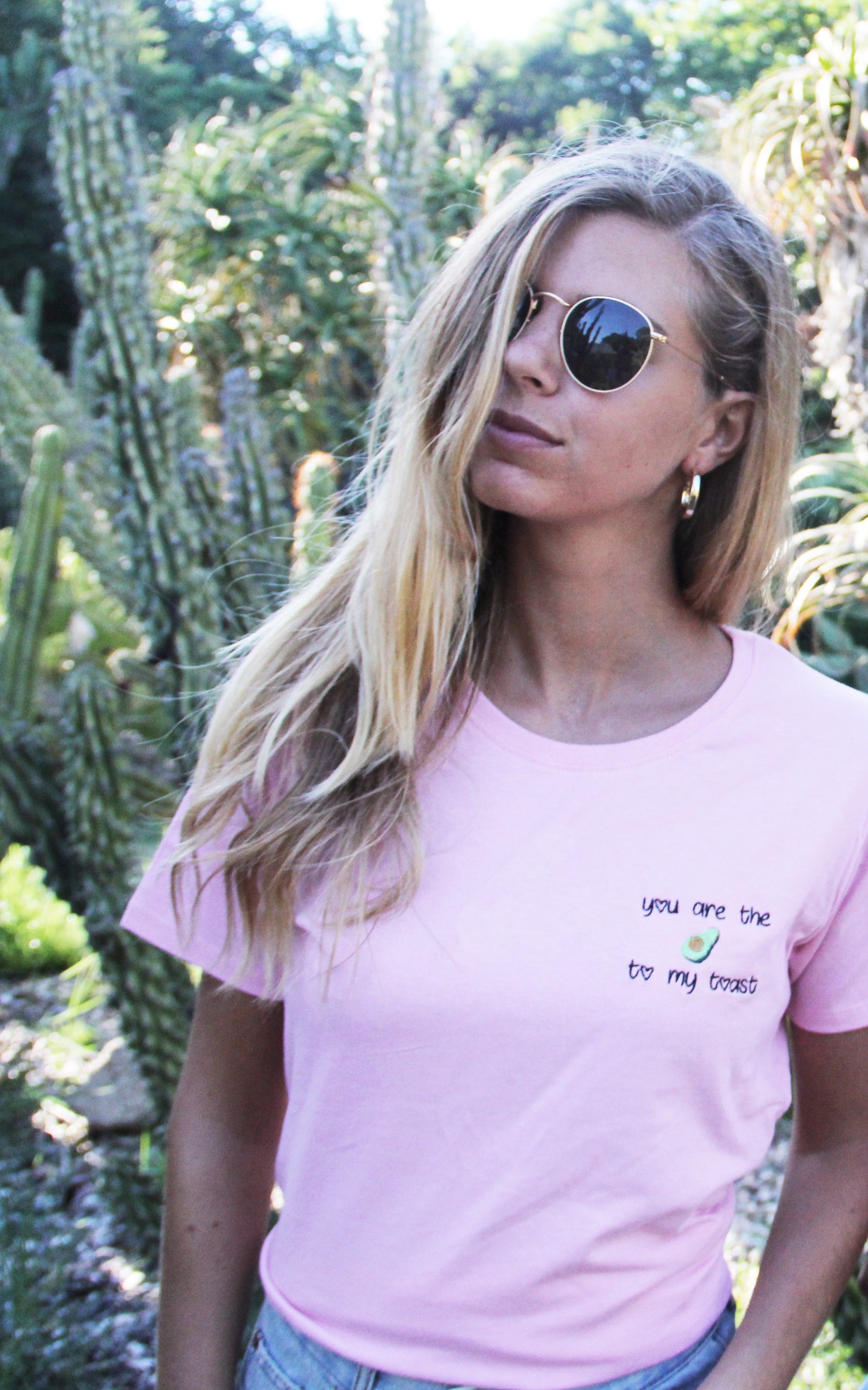 * AVOCADO * EMBROIDERED TEE L&G | T-shirt bordada "ABACATE"