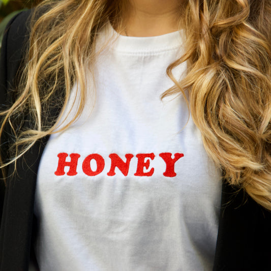 * HONEY * EMBROIDERED TEE L&G | T-shirt bordada HONEY